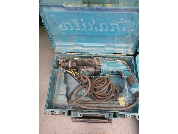 ~/upload/Lots/141718/AdditionalPhotos/p5tkgej4yntcu/Makita HR2600 Impact Drill_t600x450.jpg